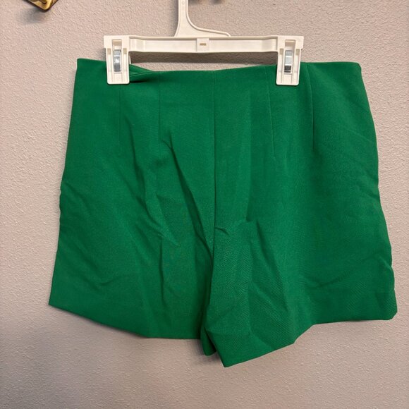 A New Day Green Dress Shorts with Pockets - Picture 2 of 3